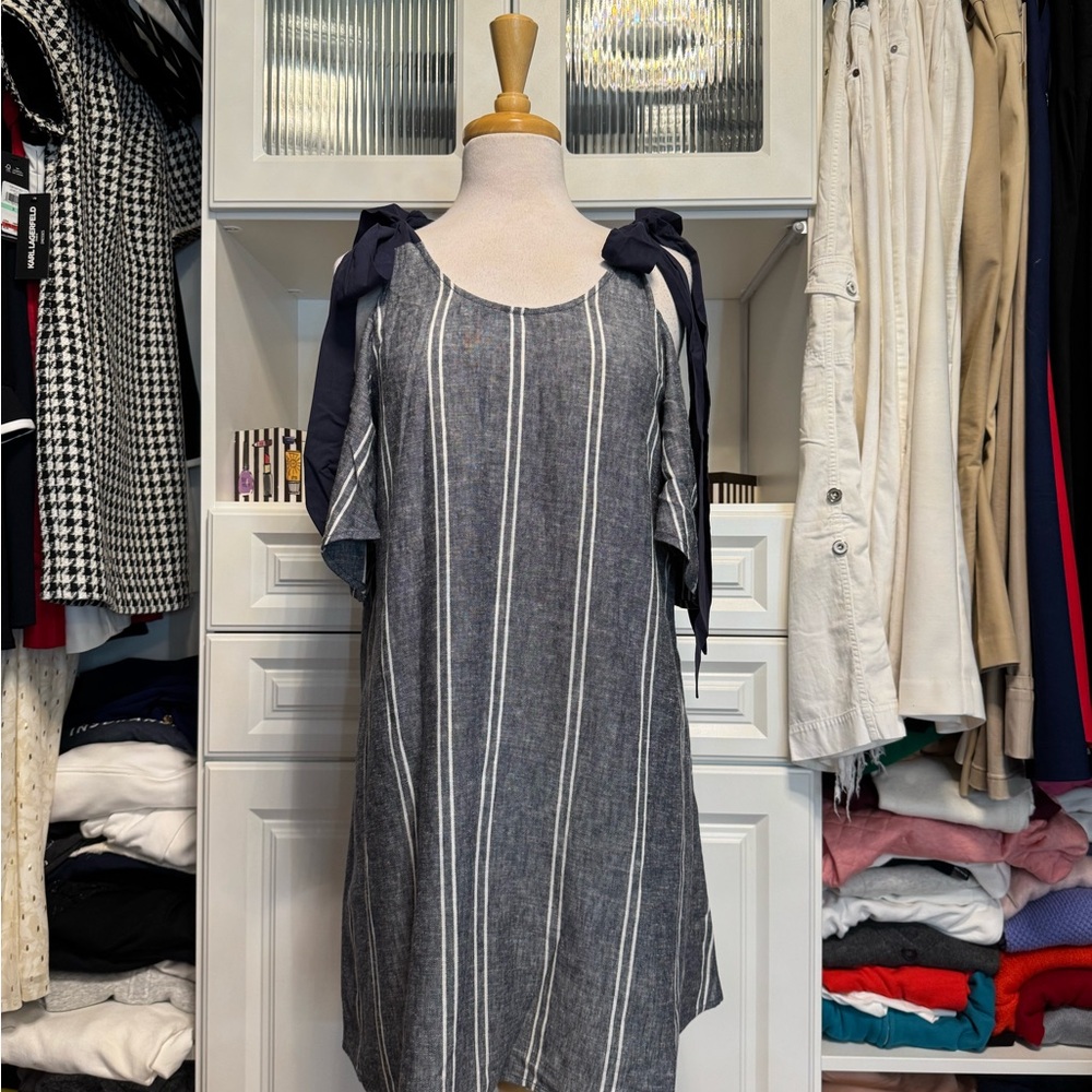 Elegant Blue/gray Striped Dress